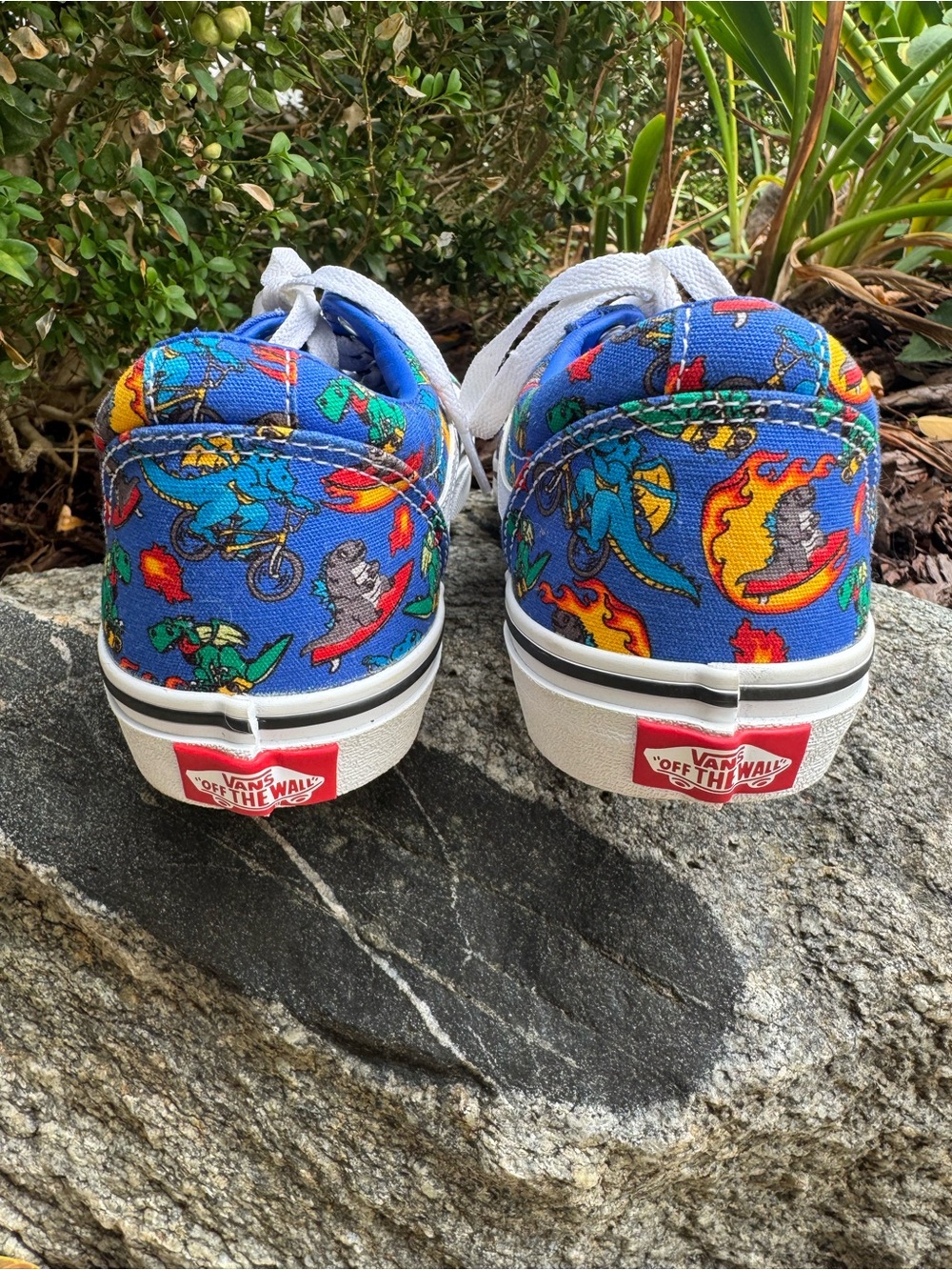 Vans Ward Dragon Explorer Sneakers Youth Sz 5 NWOT - Picture 3 of 8